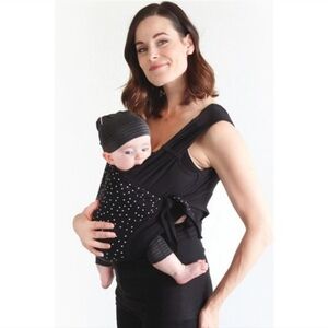 Nesting Days Skin To Skin Newborn Carrier Size Medium Polka Dot